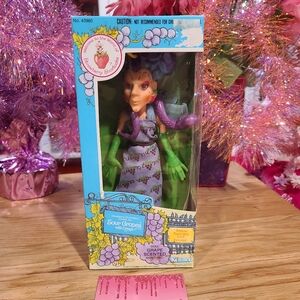 NEW! 1982 STRAWBERRY SHORTCAKE KENNER SOUR GRAPES DOLL!